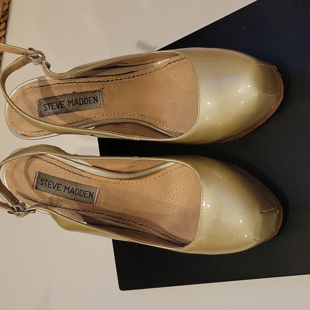 Steve Madden Staciee Patent Heel. Size 6.5. - image 4